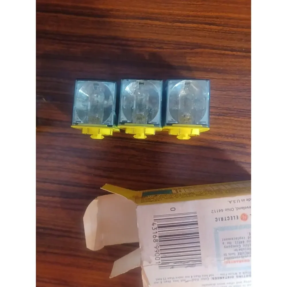 Lot of 2 Packs Vintage GE Flash Cubes 3 Cubes ~ (2 x 12 Flashes)